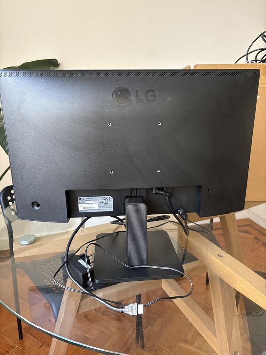 LG monitor 24”/60cm