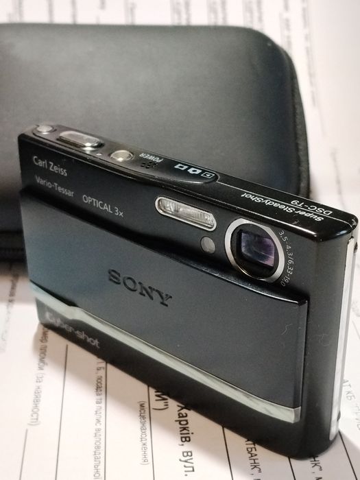 Цифровой фотоаппарат sony, оригинал.