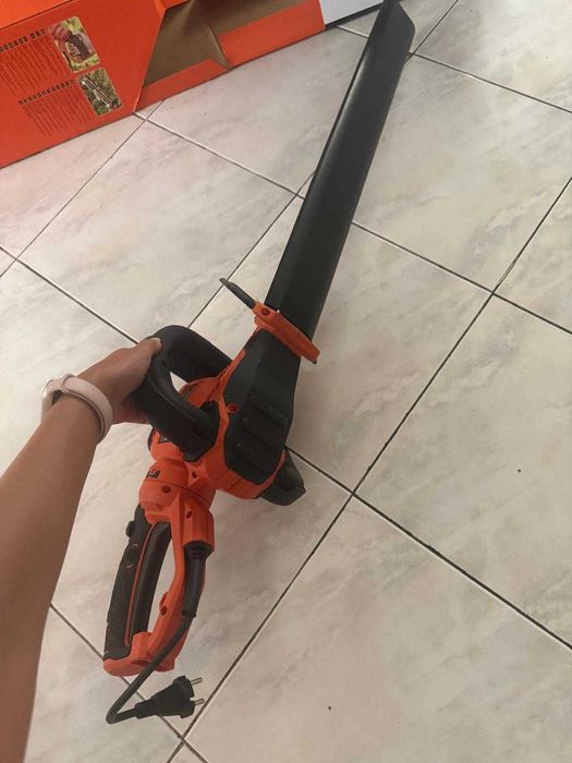 Corta-sebes Black+Decker 650W – Lâmina 60 cm – Como Novo