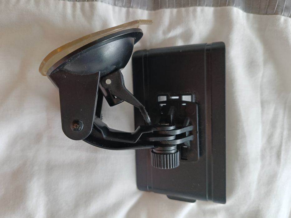 Nawigacja samochodowa z uchwytem IGO