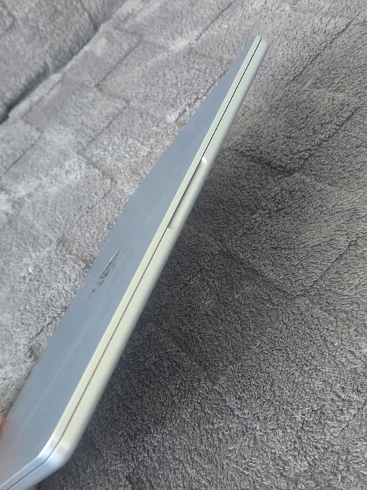 MacBook Air 13.6" M5 (A3449) Silver , заблокований ,icloud lock , донор