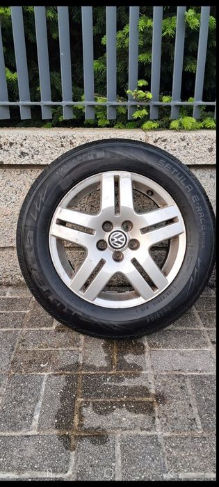 Vendo 5 Pneus Semi-Novos com Jantes em Aluminio