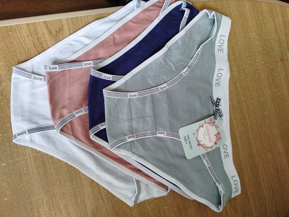 Трусики від 42 до 50 розміру.