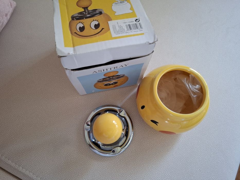 Peça icónica,  cinzeiro