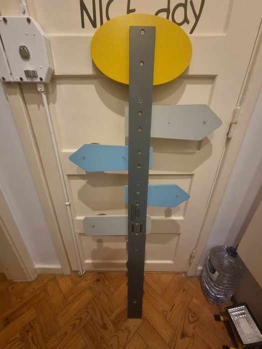 Cabide para quarto de menino