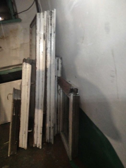 Вікна дерев'яні 2 шт б/у, квартирні, 133*136. Самовивіз.