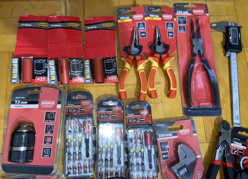 Продам или обмен,набор инструментов и расходников одним лотом. Новое