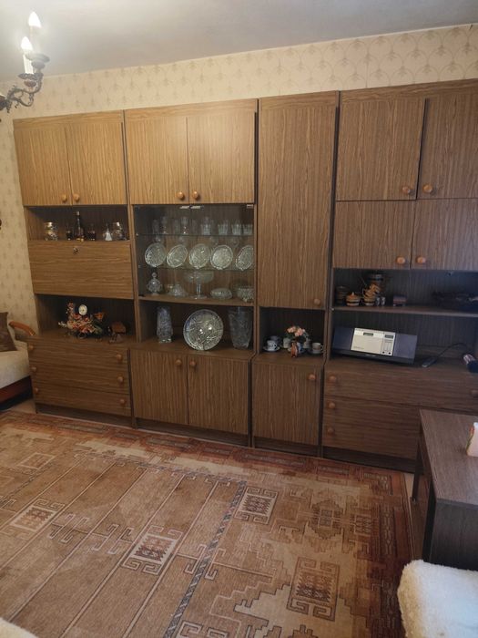 segment meblowy plus szafa, pojedyńcze elementy. Ostatni tydzień