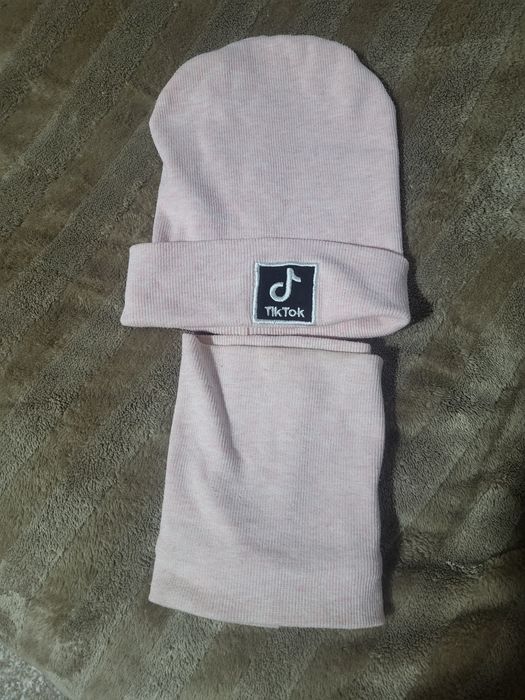 Шапка з хомутом.