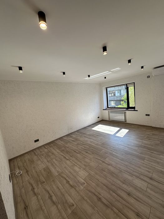 Продаж квартири з капітальним ремонтом вул.Соборна (ТЦ МЕГА)