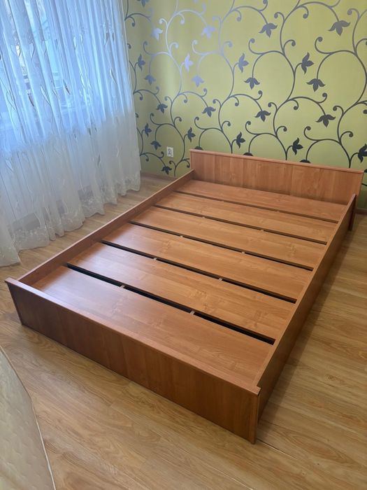 Meble pokojowe szafa łóżko lustro