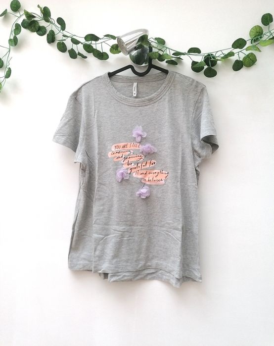 T-shirt Cinzenta com frase