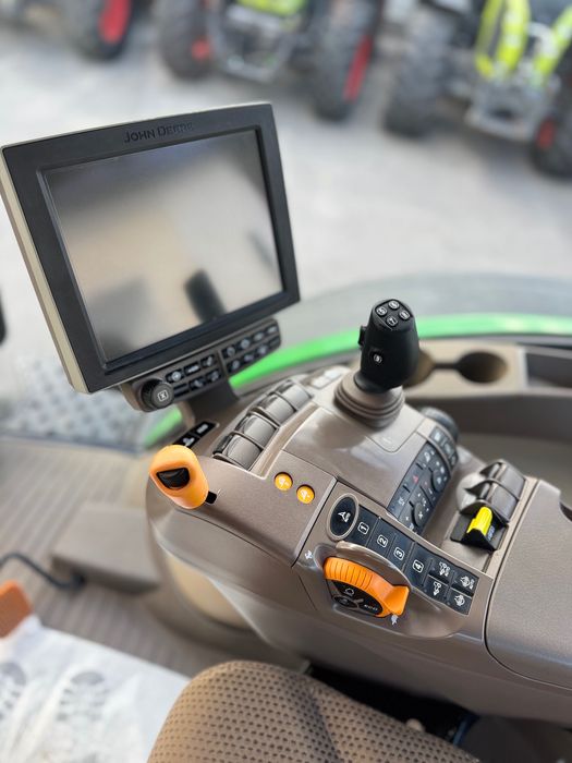 Продам трактор John Deere 7270R