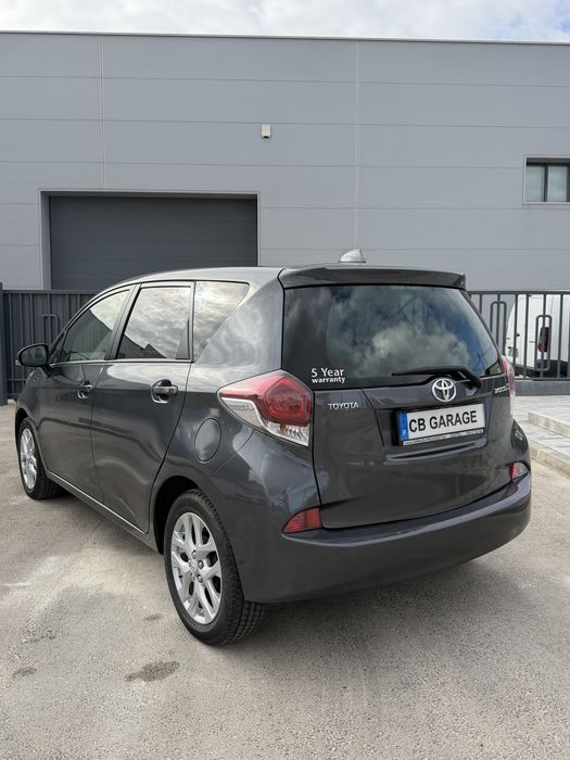 Toyota Verso-S — fotografia 6