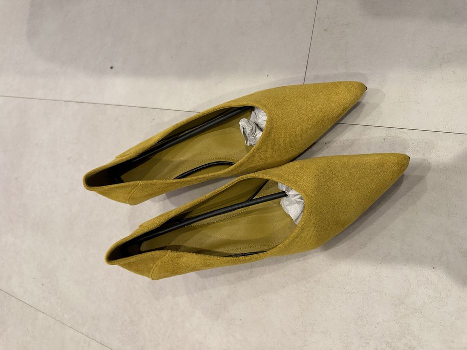 Нові туфлі жовті 40-41