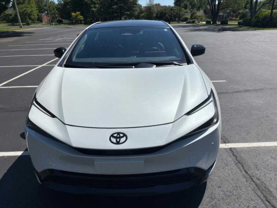 Toyota Prius      2025