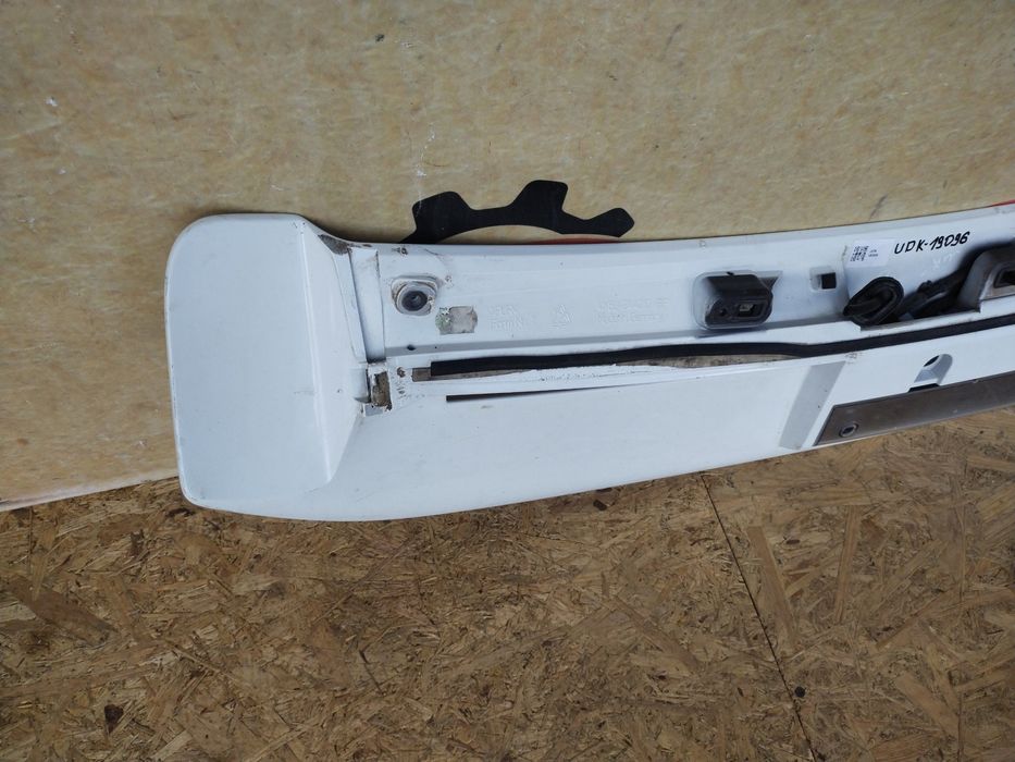 Ford Focus II Mk2 04-10 HB ST спойлер крышки багажника 4M5J-Z44210-ABW