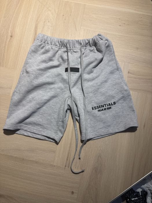 Gray essential short