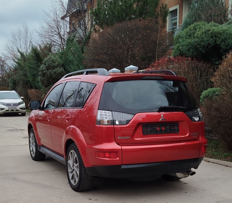 Mitsubishi Outlander XL 2012