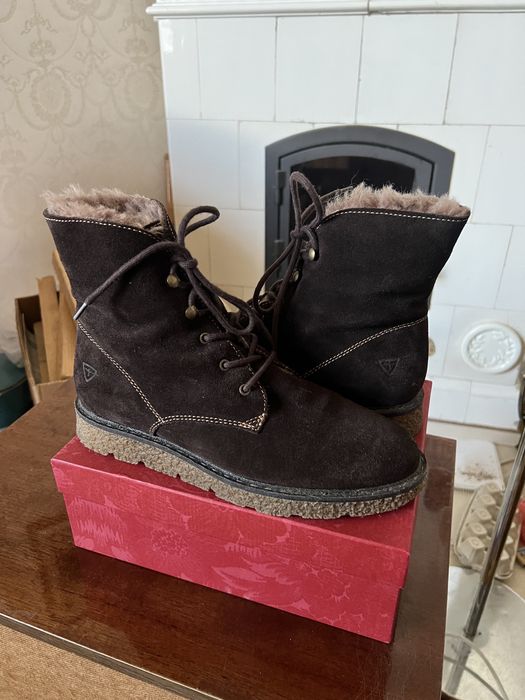 Замшеві черевики