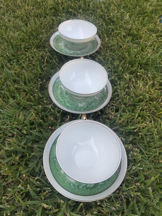 Chávenas de chá com pires, Vista Alegre,  1922-47