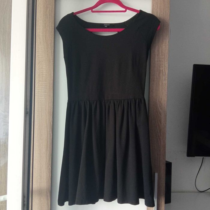 Sukienka czarna Reserved rozmiar M