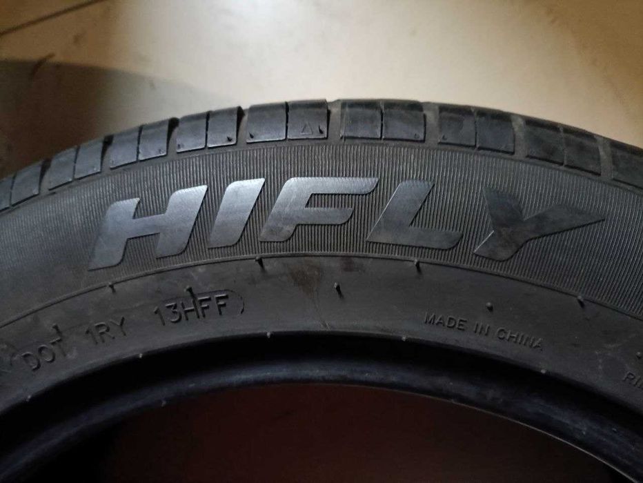 Пара шин 225/50R16 95V HIFLY HF805