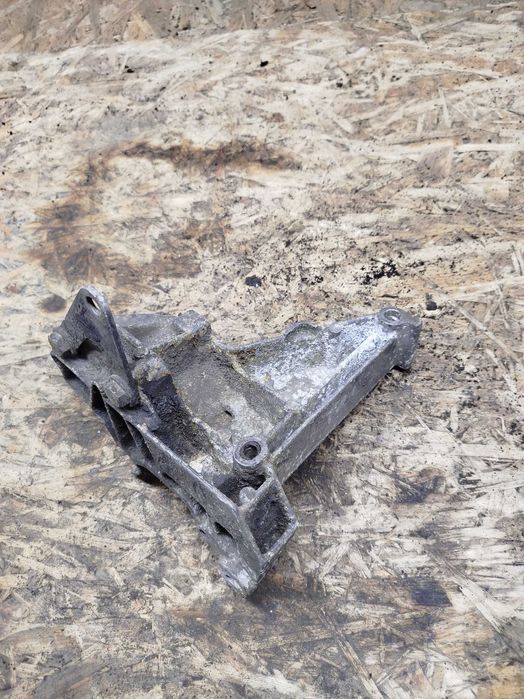 Кронштейн гідропідсилювача 11162245747 BMW E39