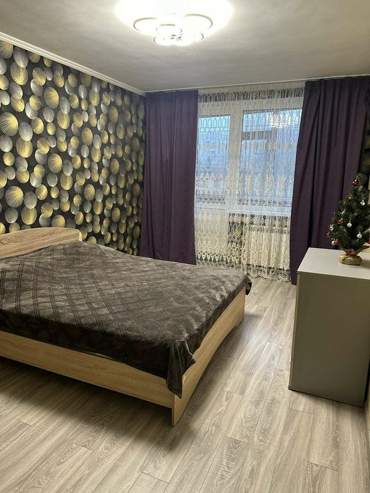 Подобово квартира м. Лозова