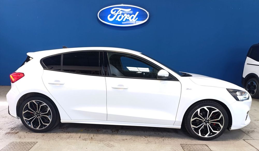 Ford Focus 1.0 EcoBoost Hybrid ST-LINE X
