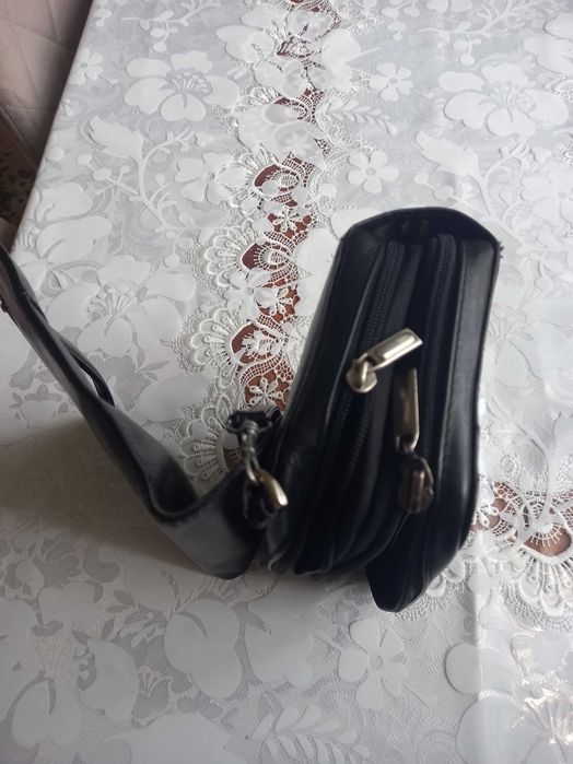 Чоловіча барсетка чорного кольору