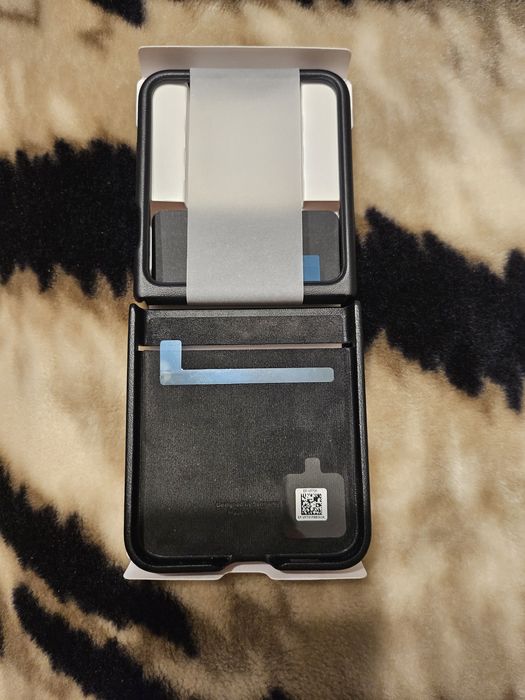 Чохол бампер Samsung Galaxy Flip 5 новий