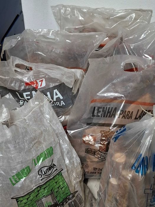 Lenha para lareira (6 packs de 10 kg)