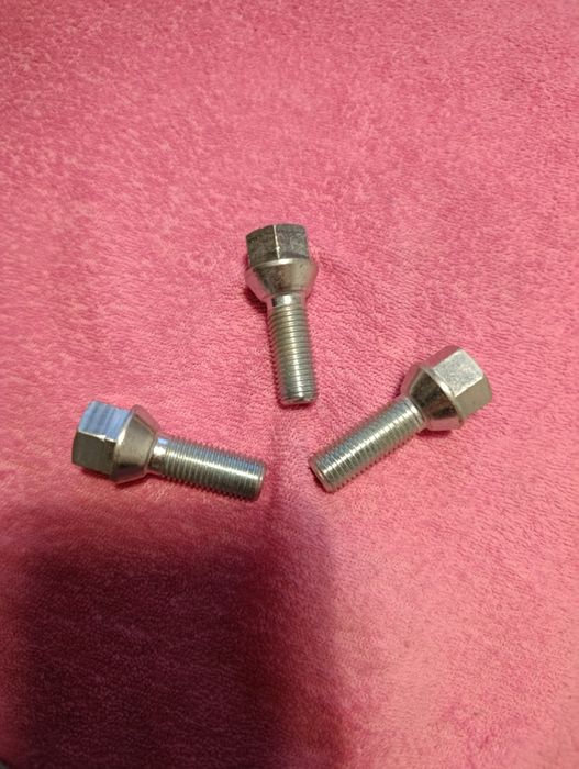 Śruby do kół M14x1.25 30mm na klucz 17