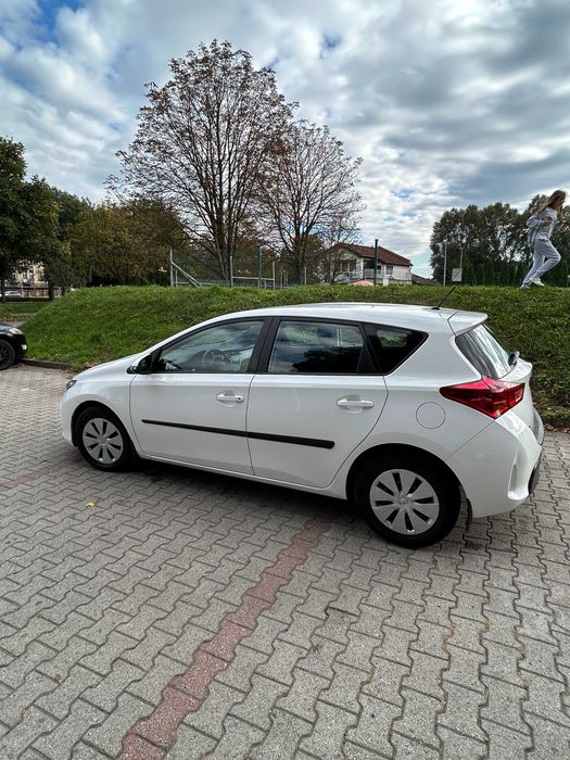 Samochód Toyota Auris