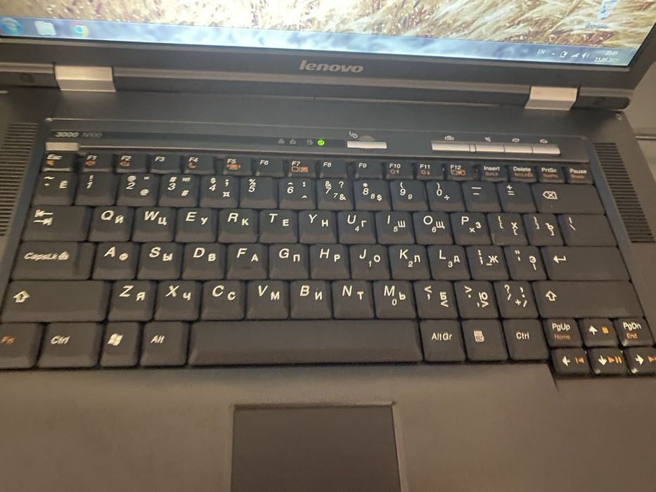 Lenovo 3000 n100 0768