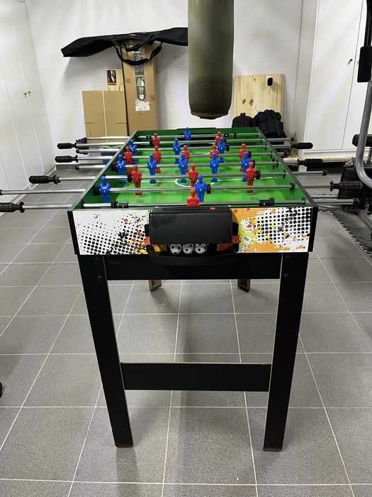 Mesa de jogos - ótimas condições