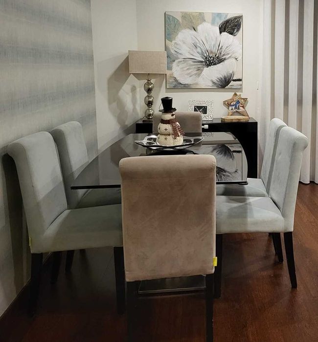 Mesa de Sala com Cadeiras