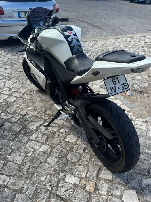 Yamaha YZF-R125 2010 – Excelente Estado | Pneus, Bateria e Corrente Novos