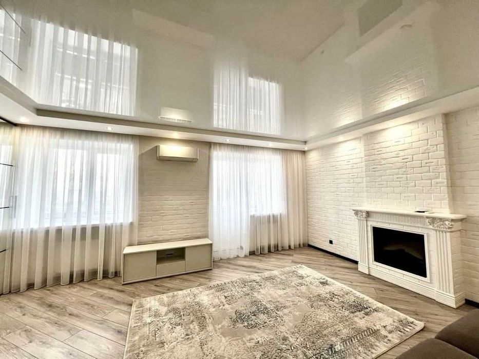 Продам 3 кімнатну квартиру з ремонтом по вул Відінська