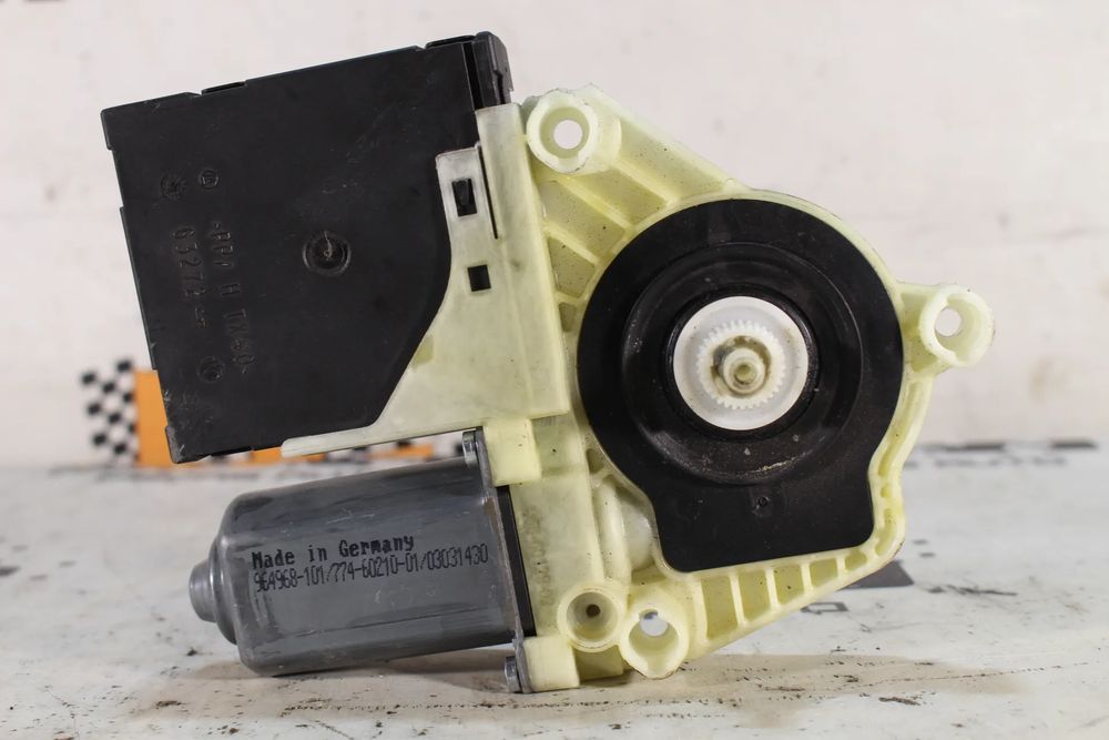 Motor vidro frente esquerdo VOLKSWAGEN Golf VI (5K1)