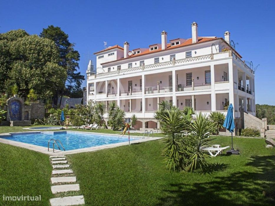 Former Rural Hotel with Swimming Pool in Mangualde, Viseu