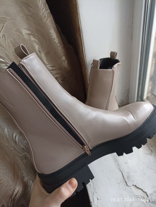 Ботинки женские бежевые классные