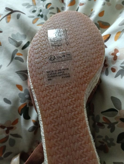 Buty na koturnie