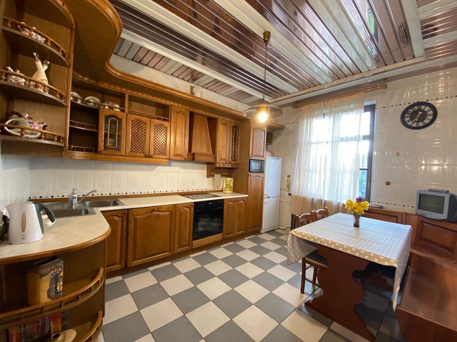 Без%Продажа дома с.Кийлов 300м ремонт, бассейн