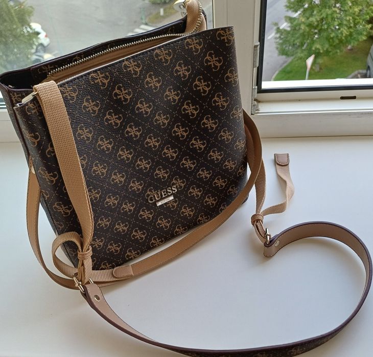 Сумка Guess  в ідеальному стані