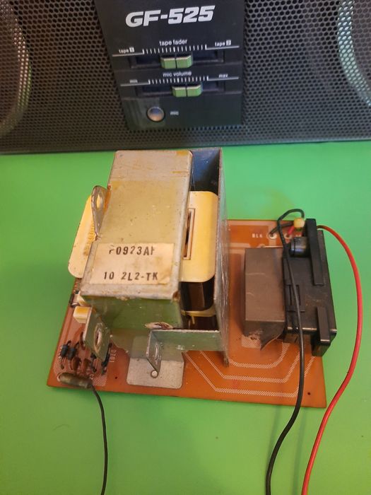 Продам проверенные запчасти магнитофон  sharp 700