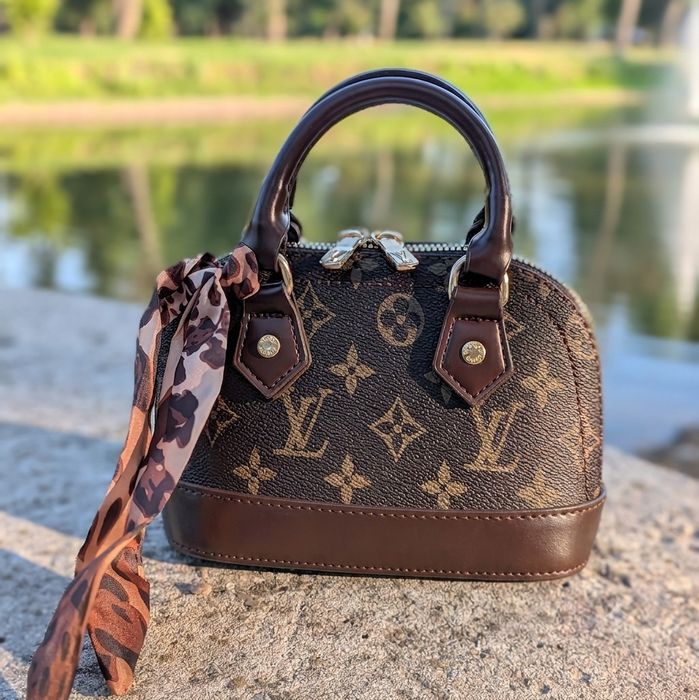 Брендова жіноча міні сумка Louis Vuitton Nano Alma mini, monogram з ручками та ремінем через плече