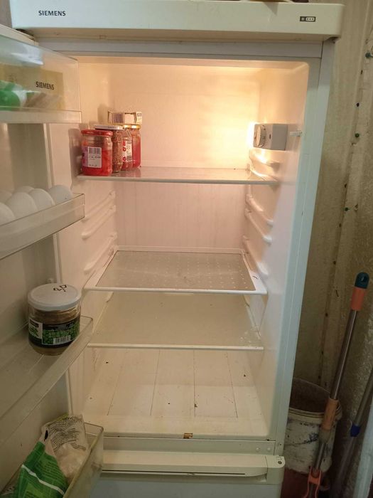 Небольшой холодильник