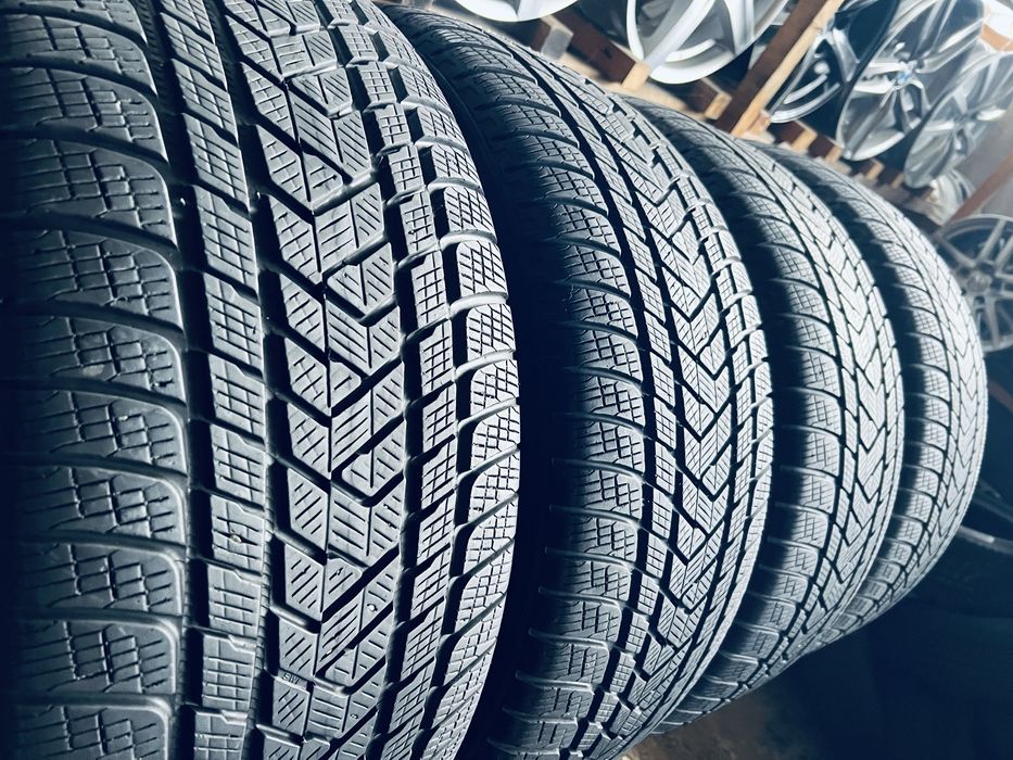 Шини Резина Зимові 24Рік 275 50 20 Pirelli Scorpion Winter 4шт